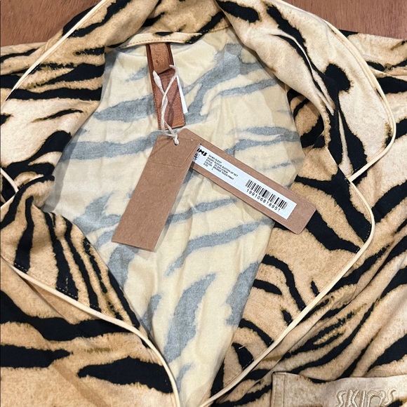 skims cheetah Print Pajama Set - Picture 5 of 6